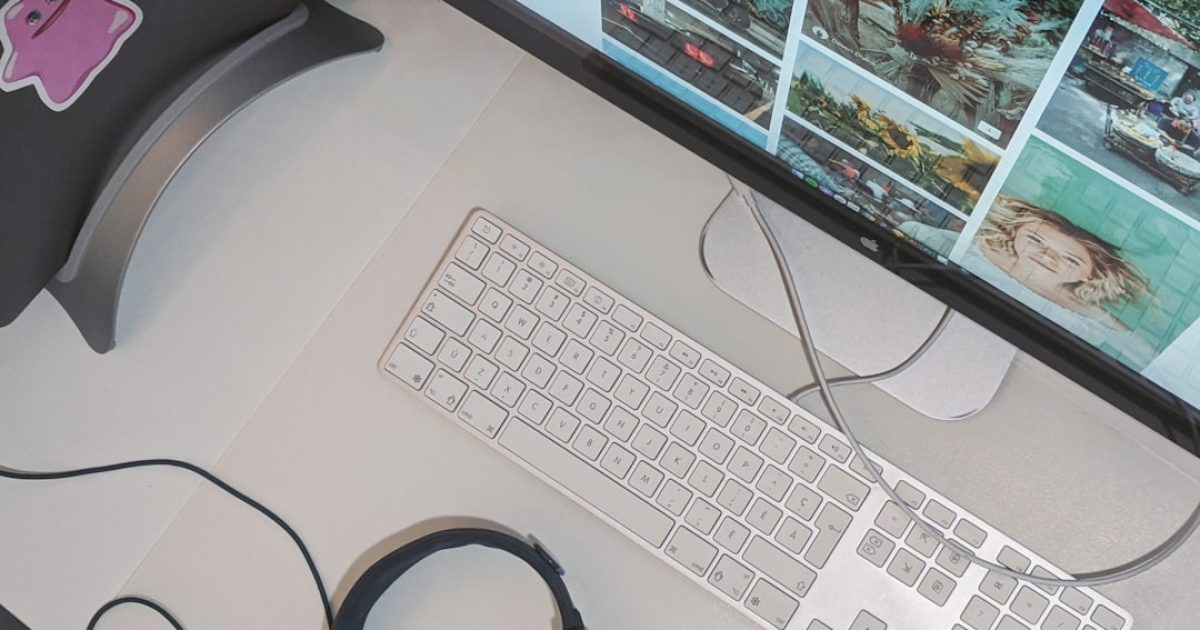 Travel agent booking on a computer
