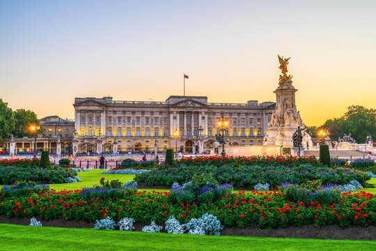 luxury hotels near buckingham palace london royal residence landmark